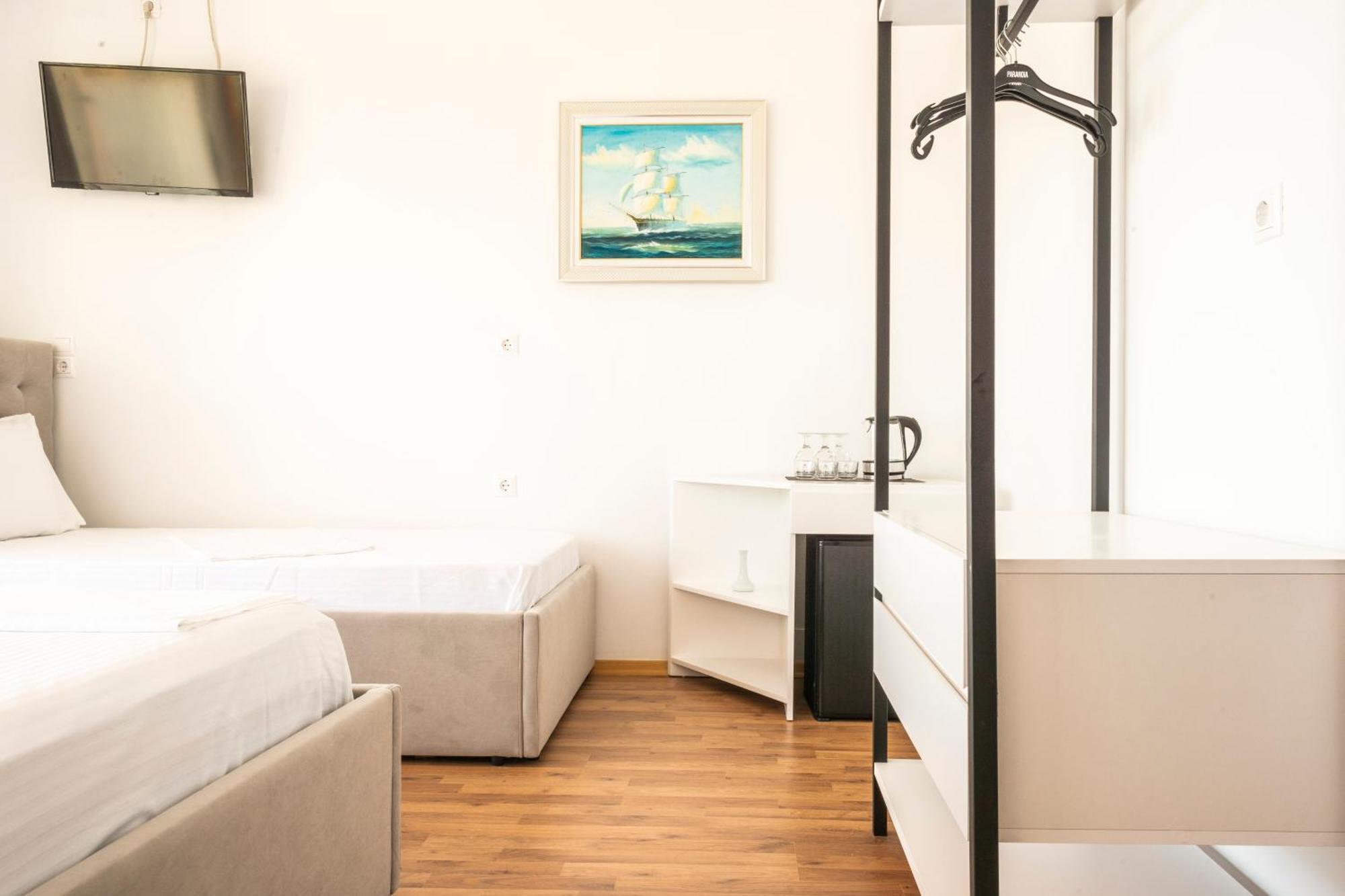 Ionio Rooms Himarë Exterior foto