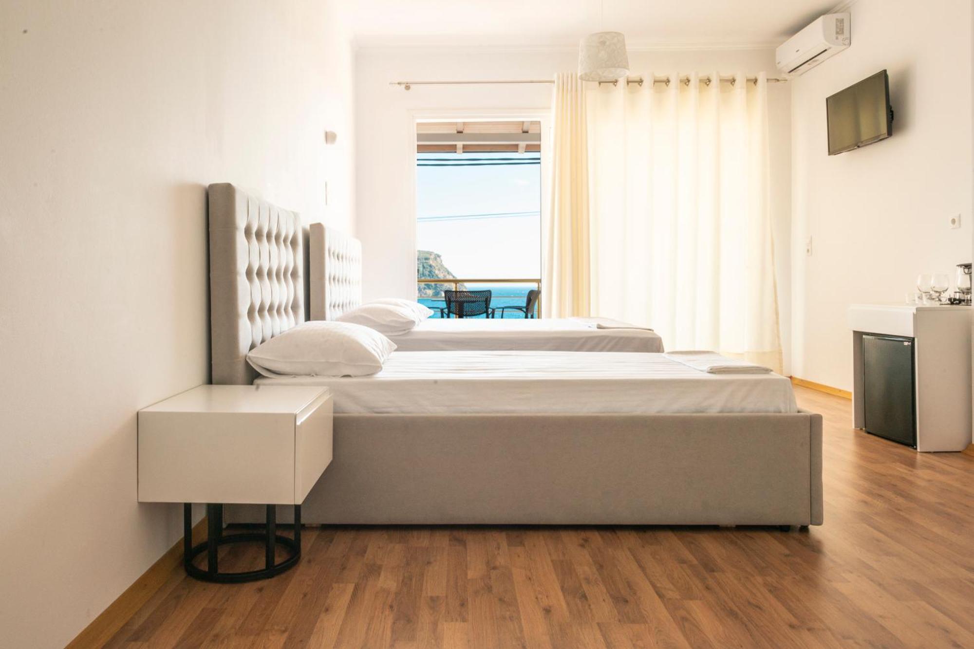 Ionio Rooms Himarë Exterior foto