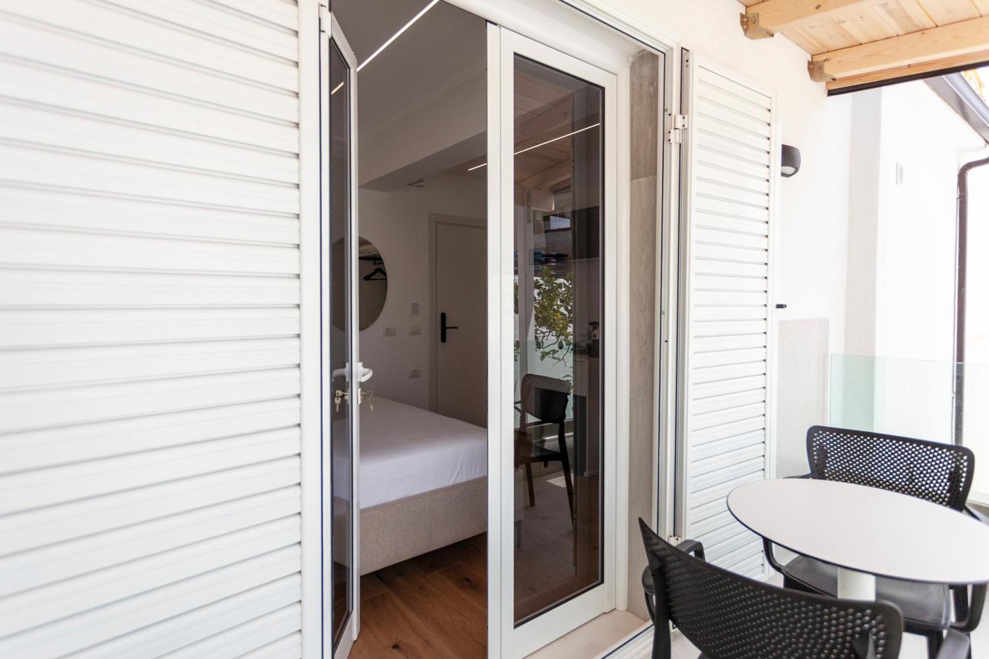 Ionio Rooms Himarë Exterior foto